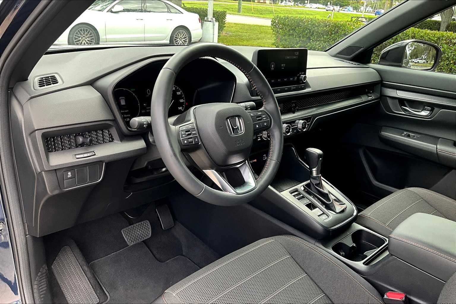 2023 Honda CR-V Hybrid Sport photo 16