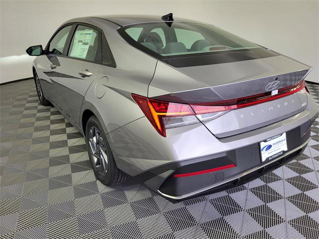 2025 Hyundai Elantra Hybrid Blue photo 6