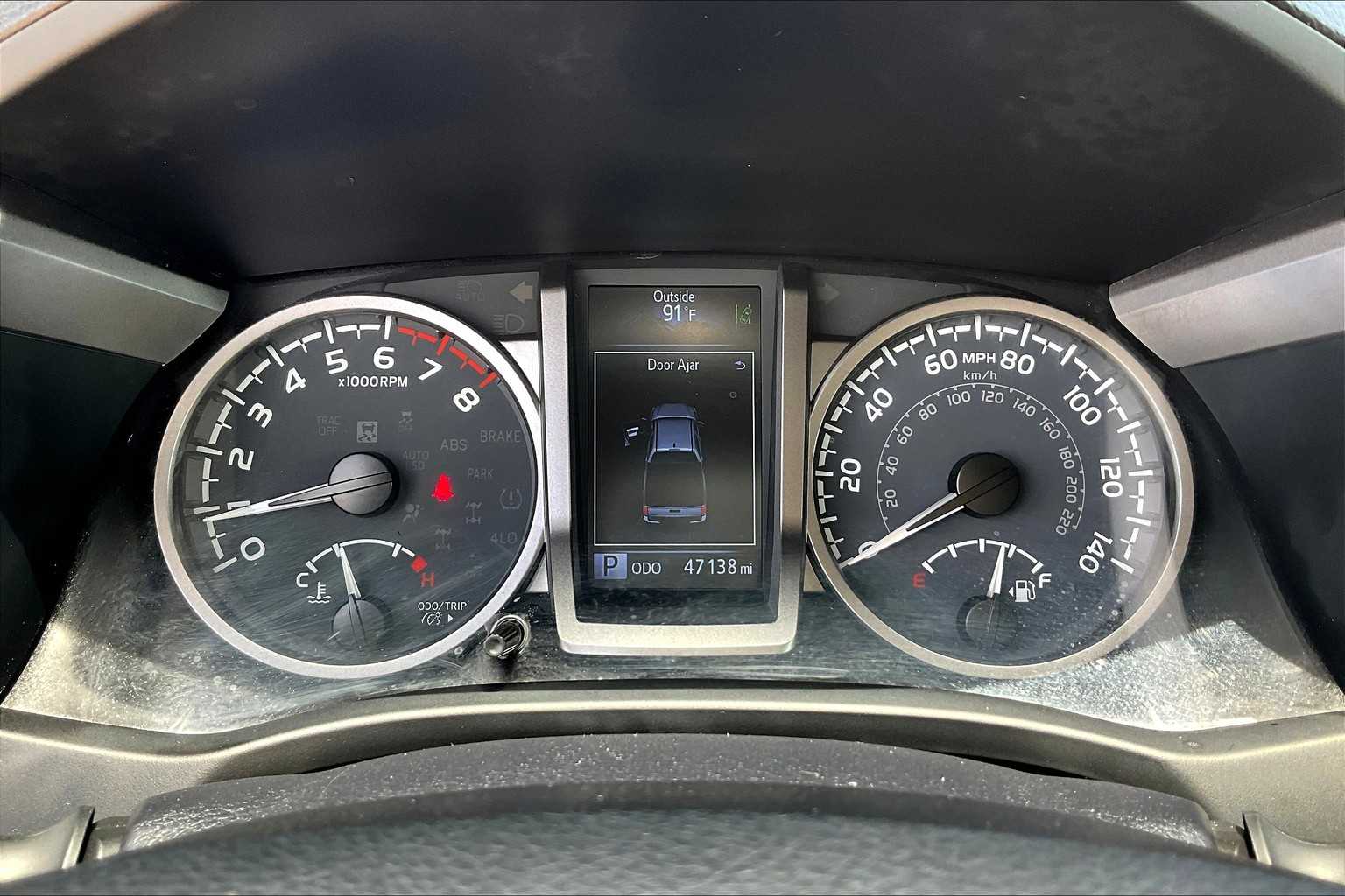 2023 Toyota Tacoma SR5 Double Cab V6 photo 25