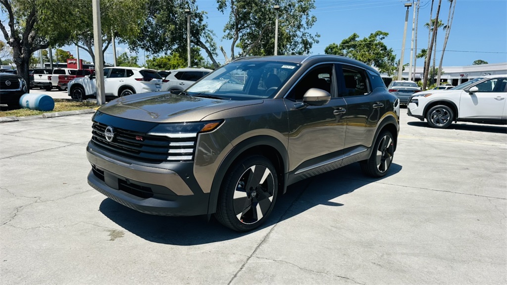 2025 Nissan Kicks SR photo 2