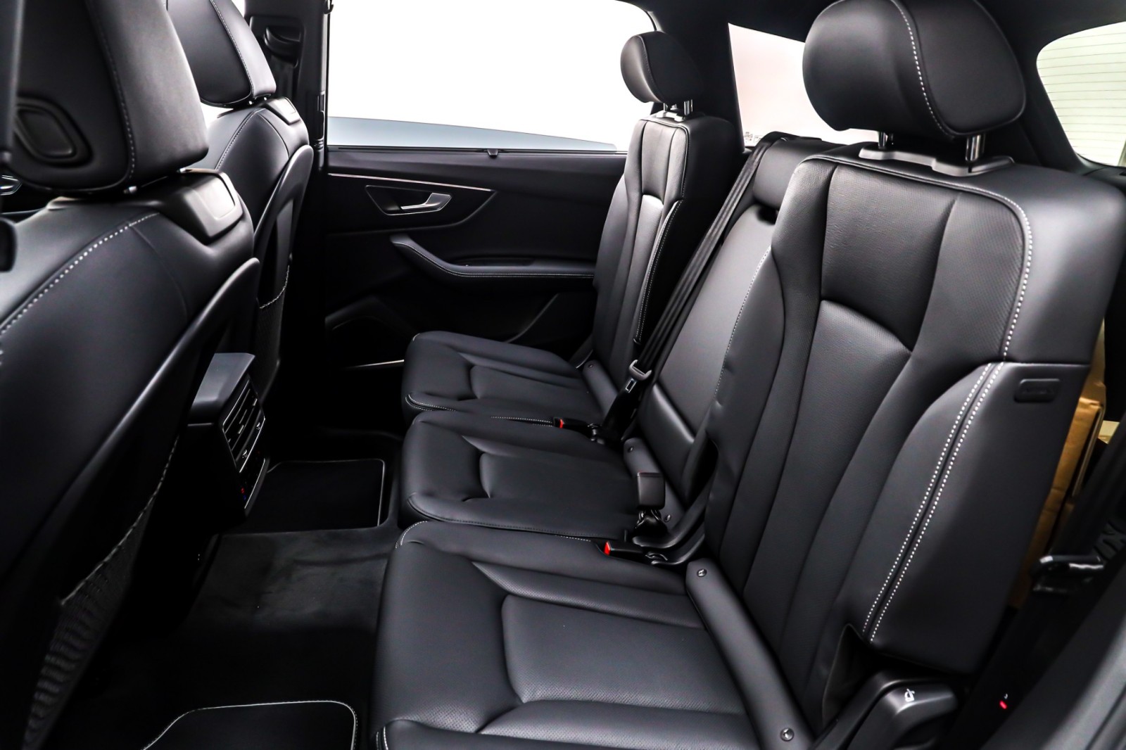 New 2025 Glacier White Metallic Audi Premium Plus 55 TFSI quattro image 8