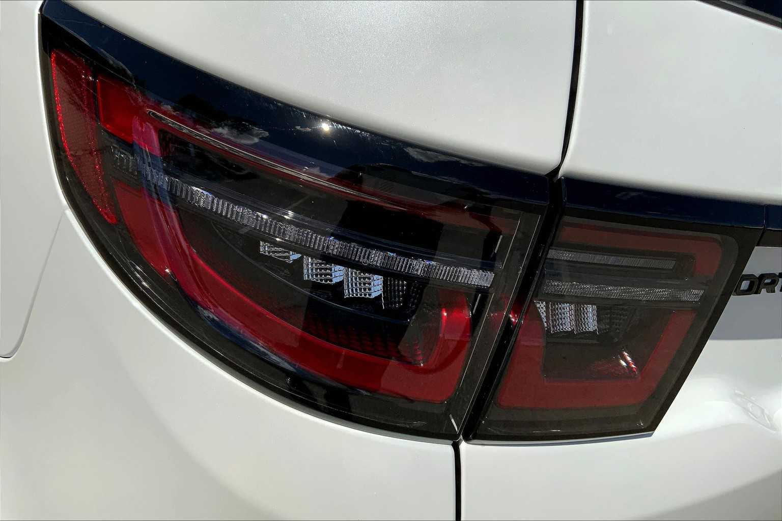 2025 Land Rover Discovery Sport Dynamic SE photo 13