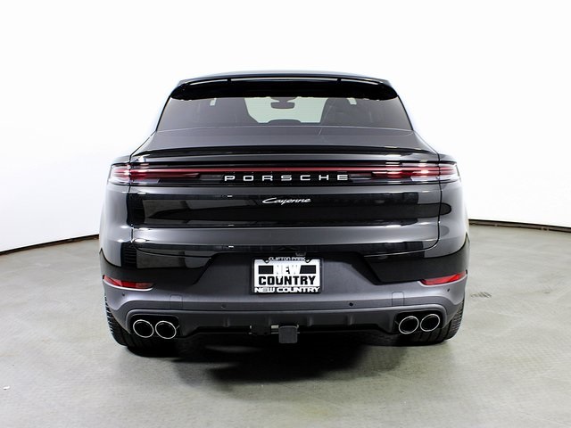 2025 Porsche Cayenne photo 5