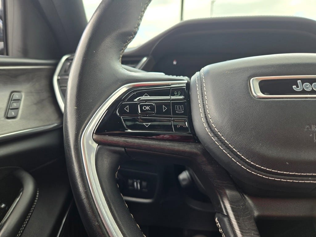 2022 Jeep Grand Cherokee Overland photo 22