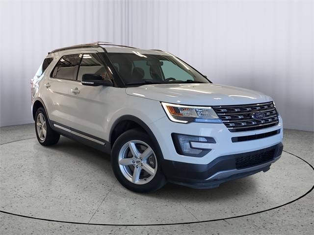 2017 Ford Explorer XLT photo 2