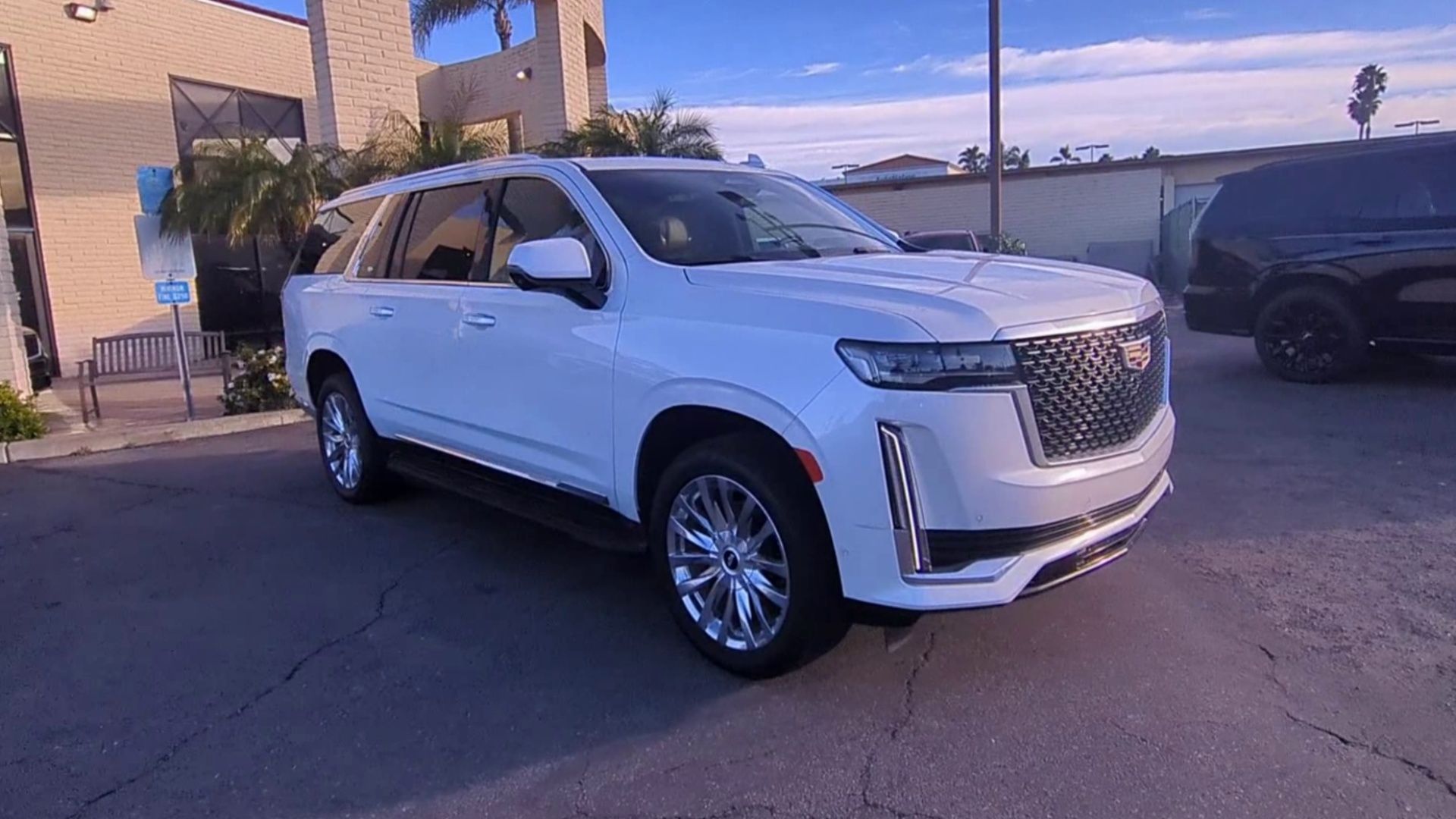 2023 Cadillac Escalade ESV Premium Luxury's photo