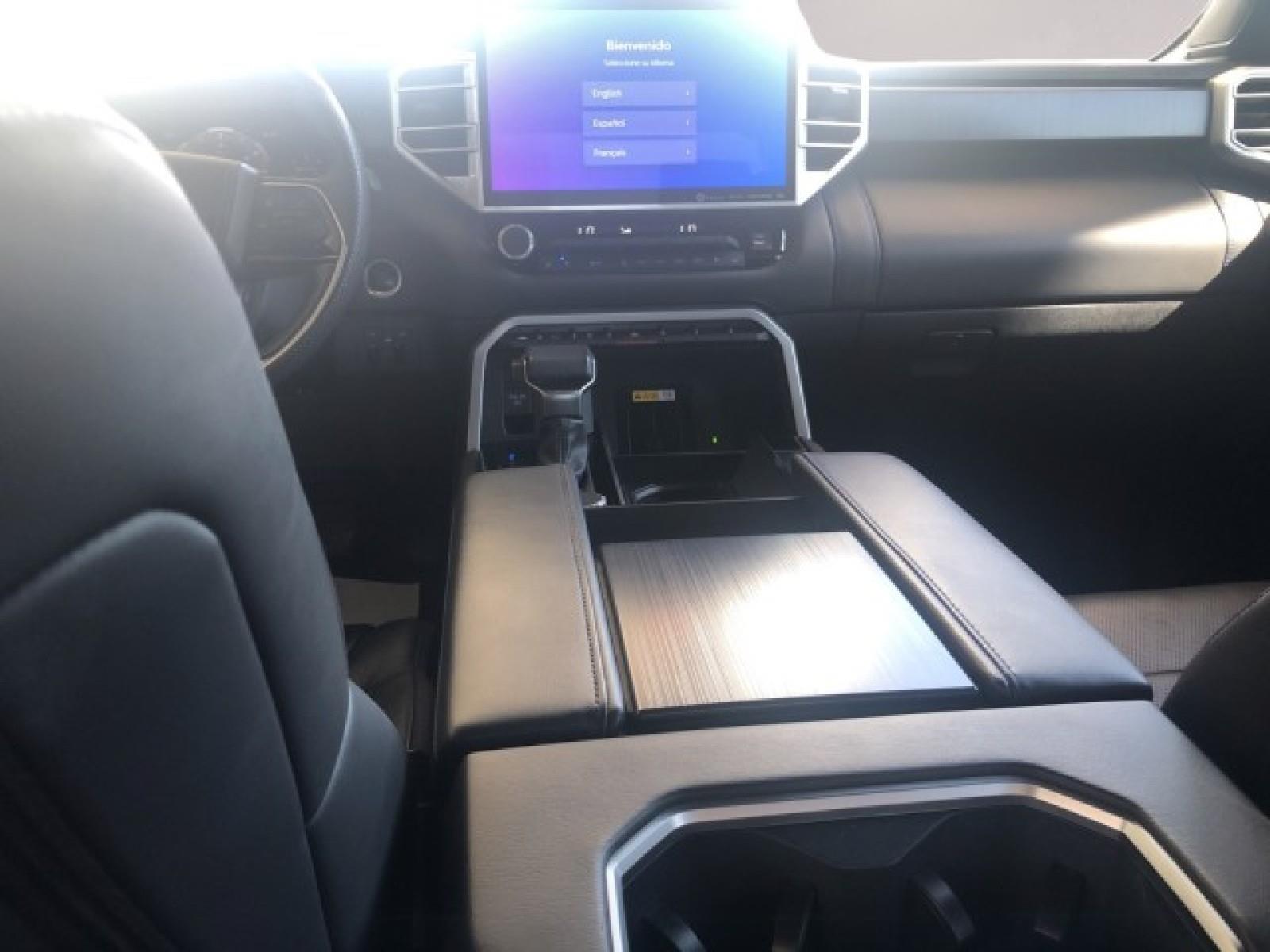 2024 Toyota Tundra Platinum CrewMax photo 10