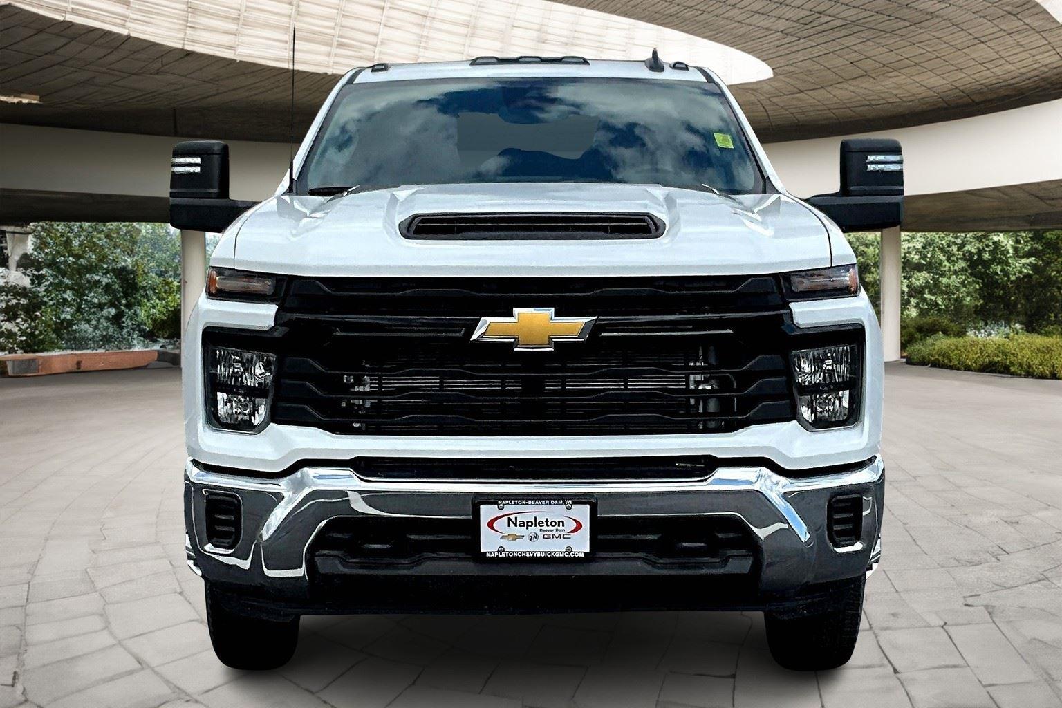 2025 Chevrolet Silverado 3500HD Work Truck photo 2