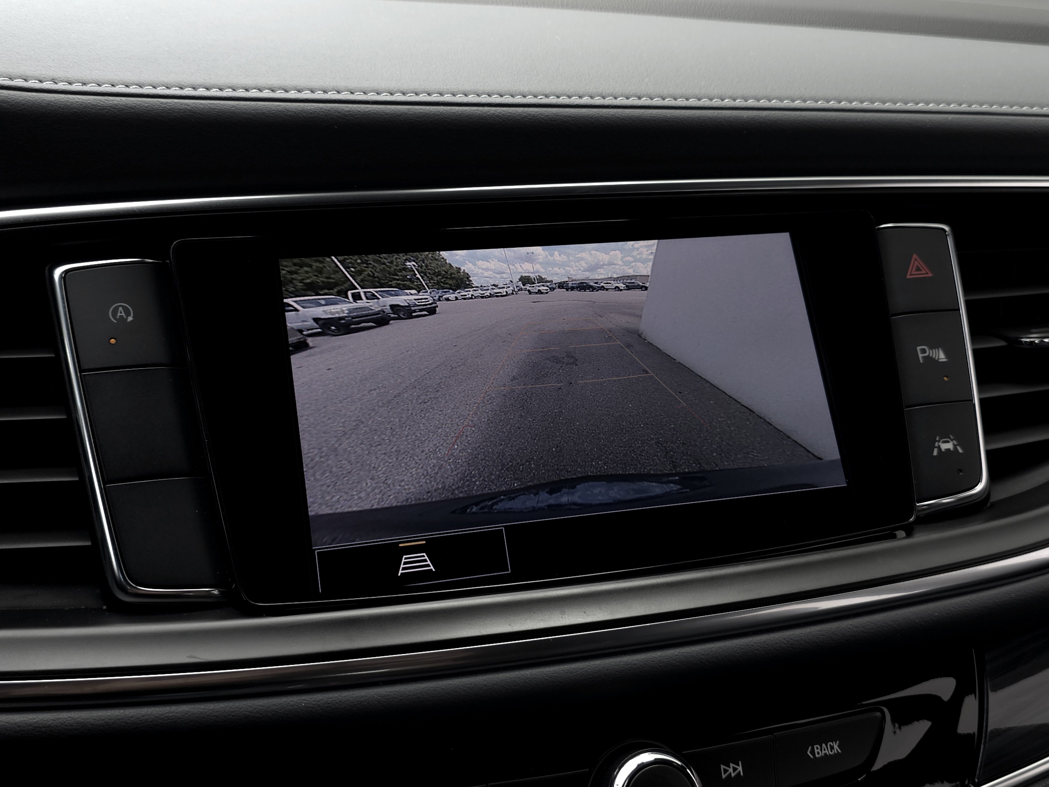 2022 Buick Enclave Essence photo 9