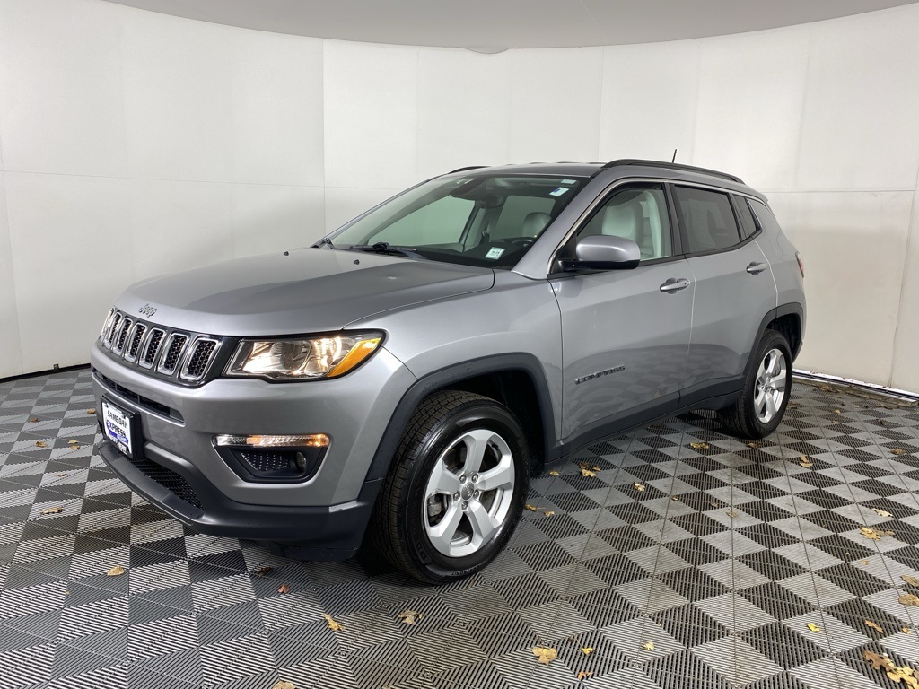 2018 Jeep Compass Latitude photo 2