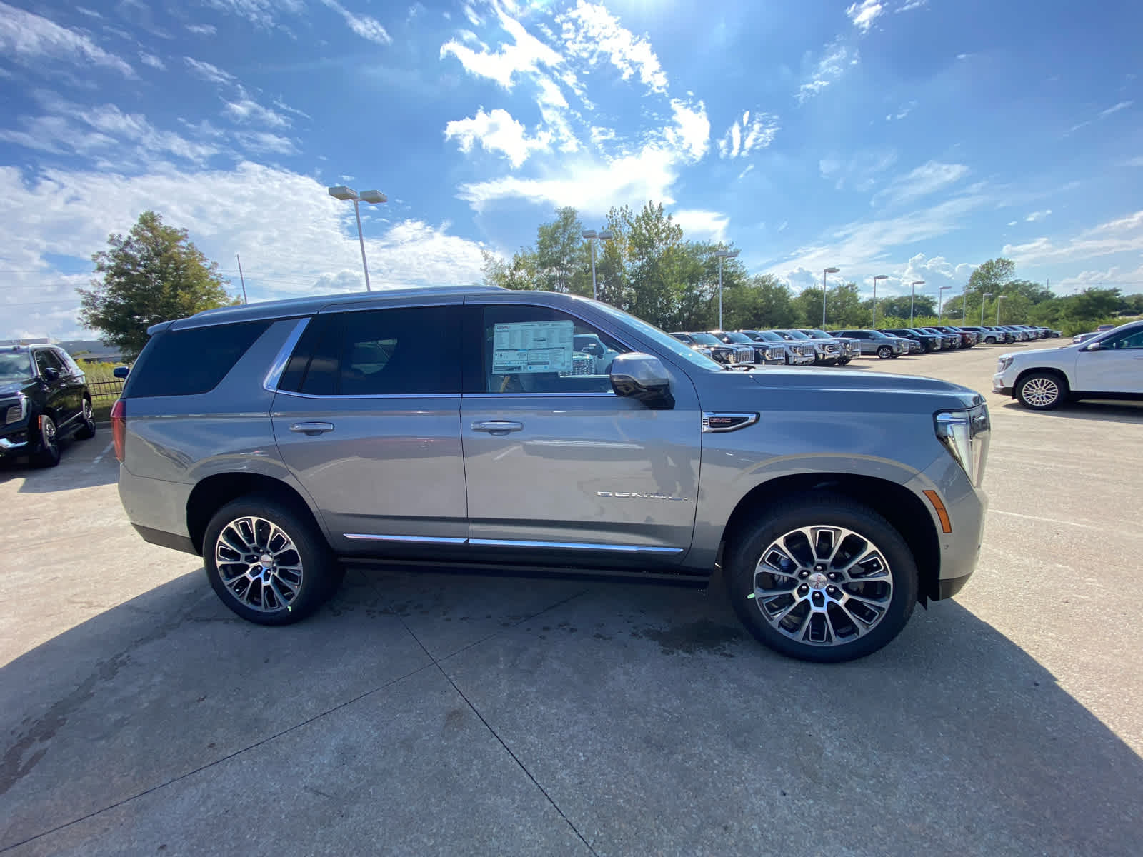 2025 Gmc Yukon Denali photo 5