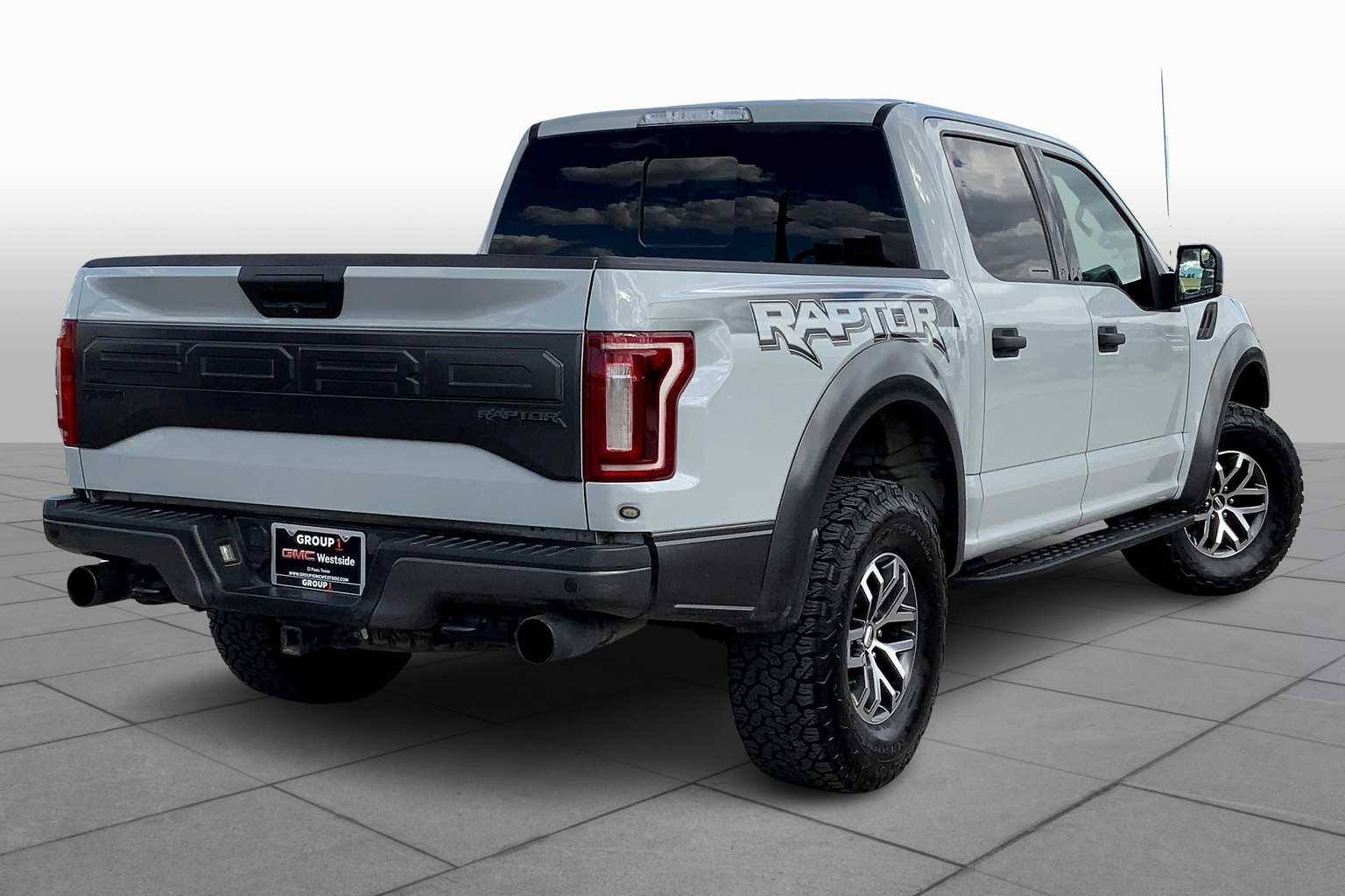 2017 Ford F-150 Raptor photo 11