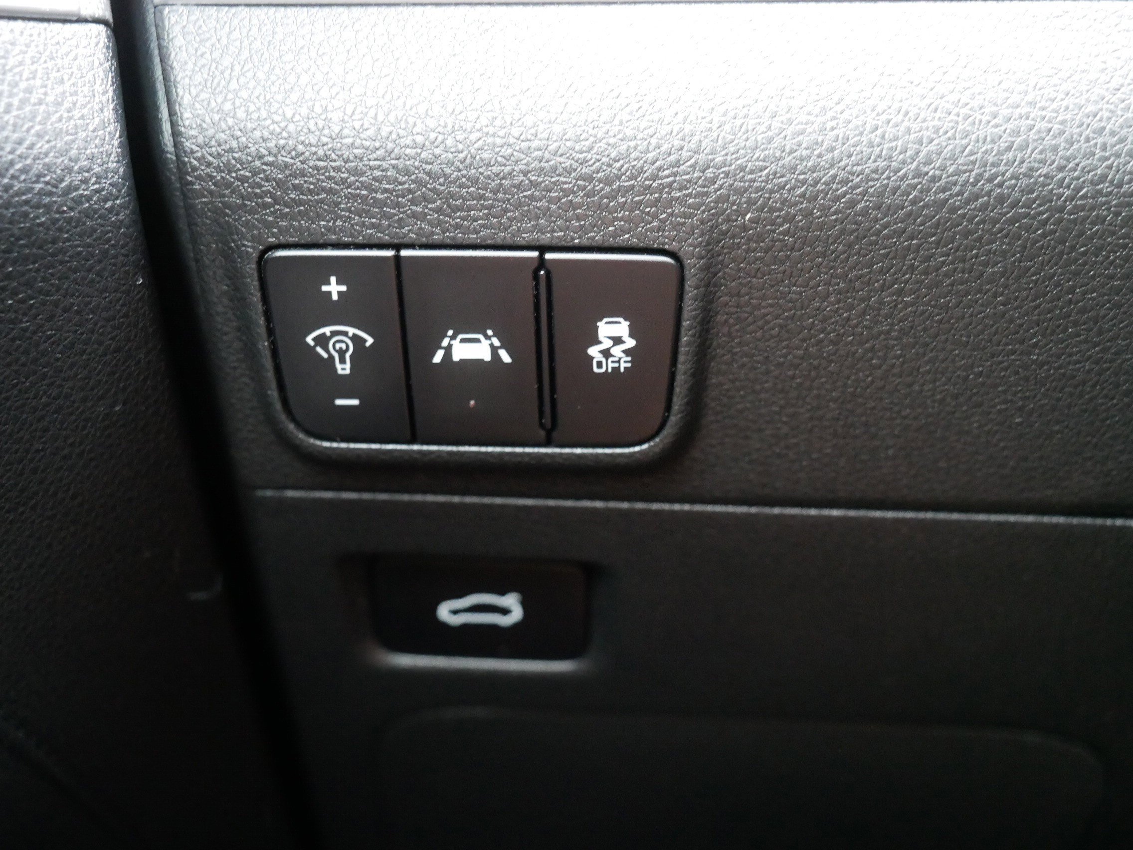 2022 Kia K5 GT-Line photo 25