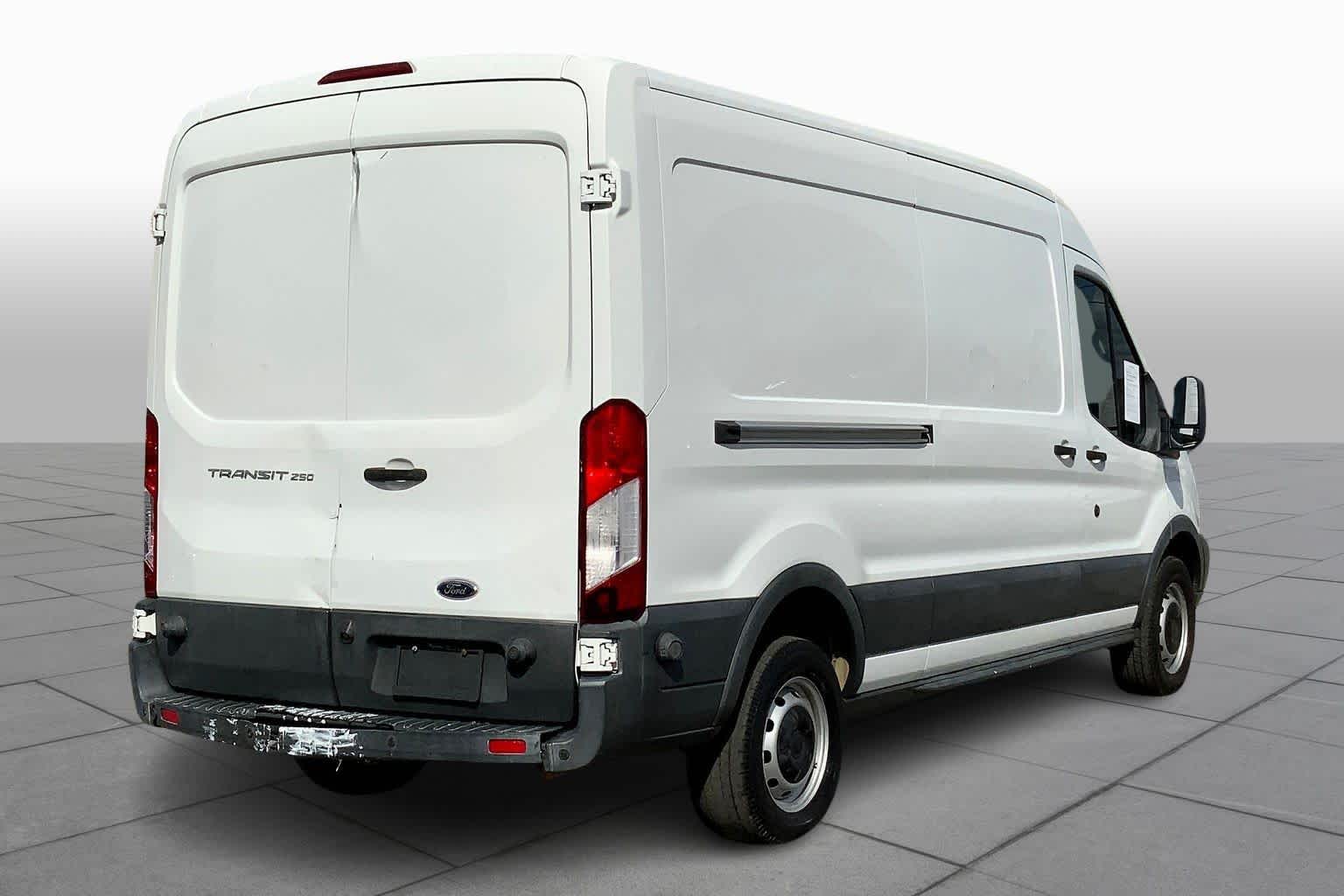 2016 Ford Transit Cargo photo 4