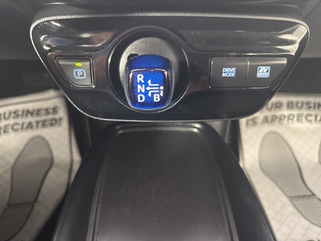 2022 Toyota Prius L photo 15