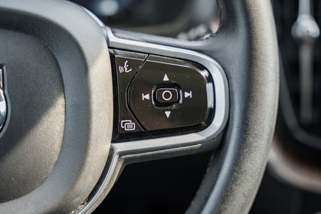 2023 Volvo XC60 Plus photo 22