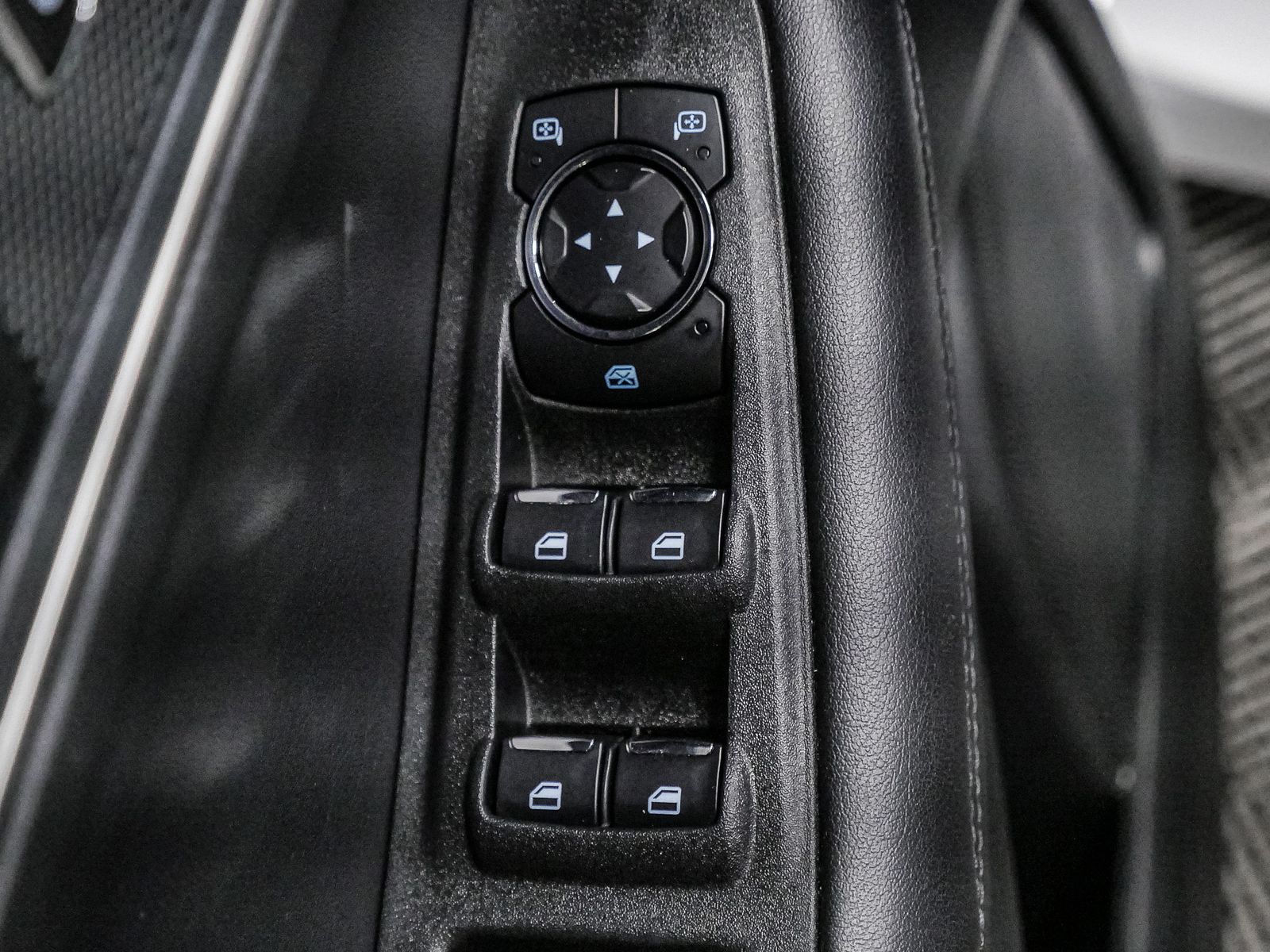 2024 Ford Edge SEL photo 19