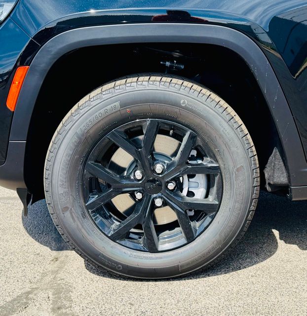 2025 Jeep Grand Cherokee Altitude X photo 4