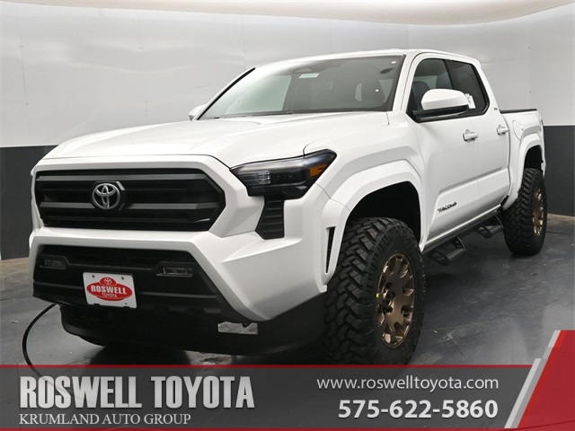 2025 Toyota Tacoma SR5's photo