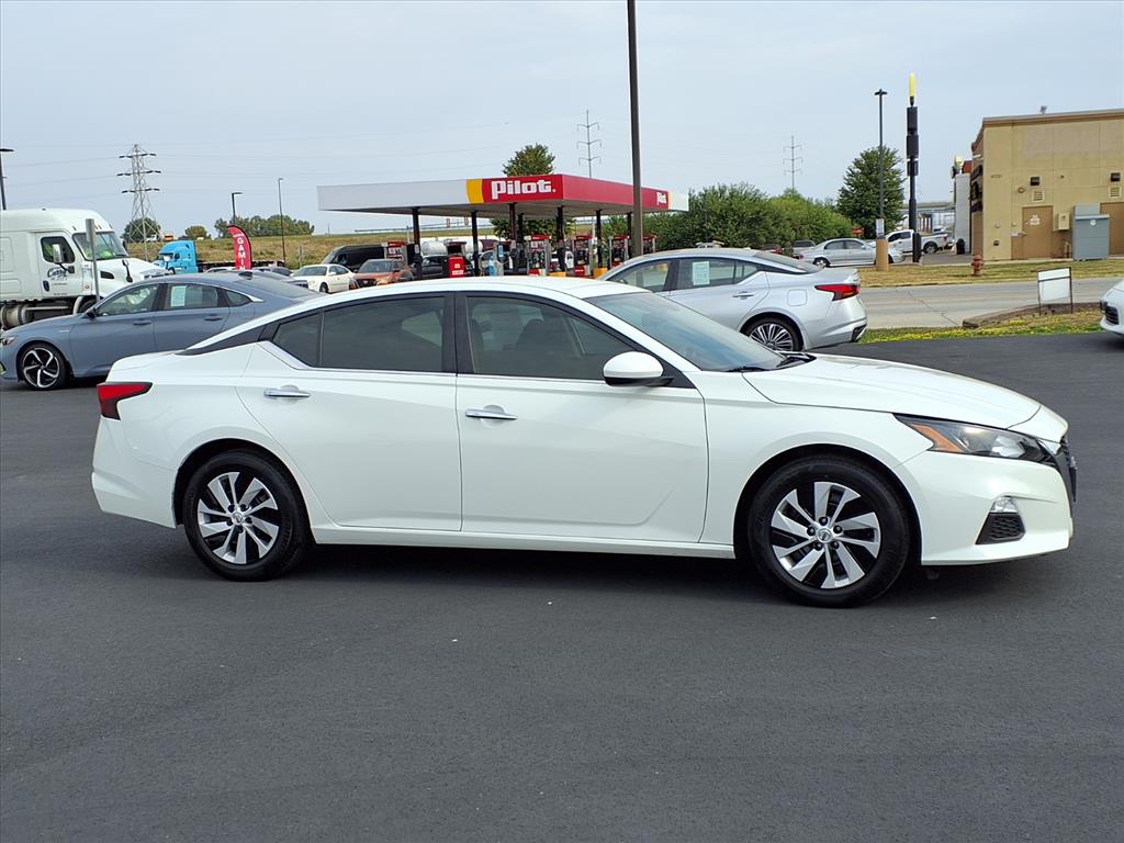 2022 Nissan Altima 2.5 S photo 2
