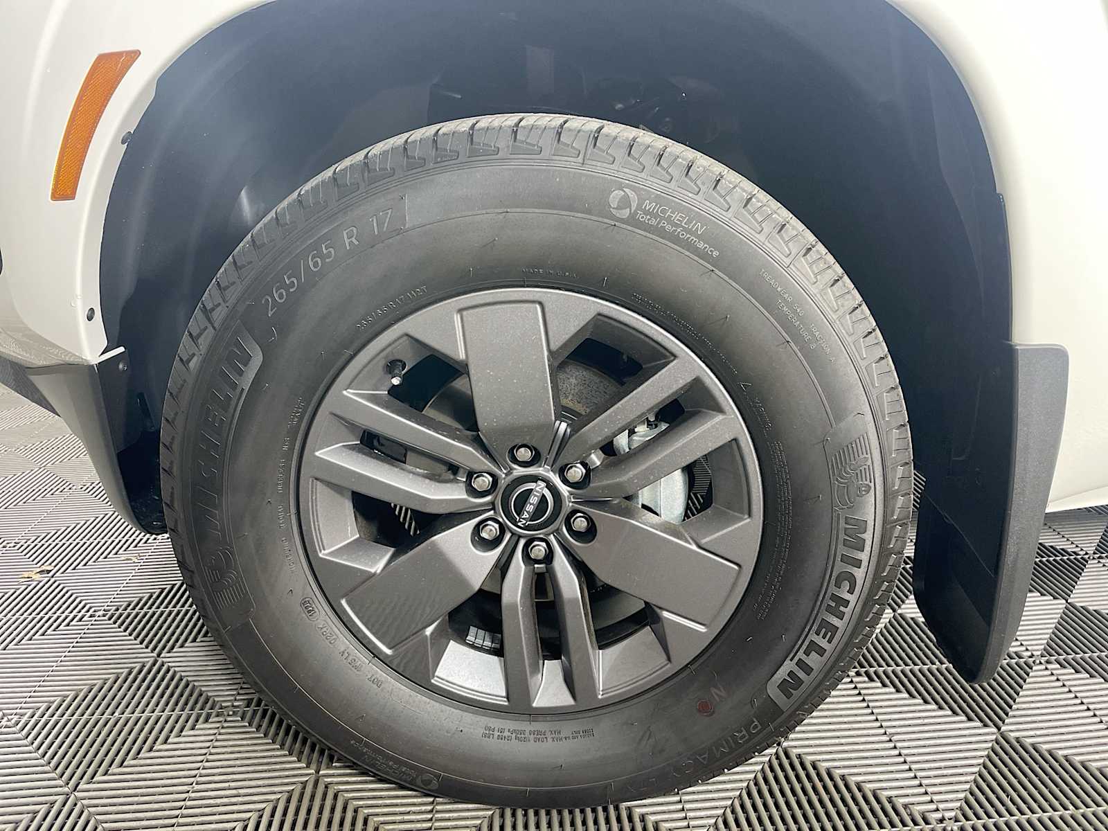 2025 Nissan Frontier SV photo 26