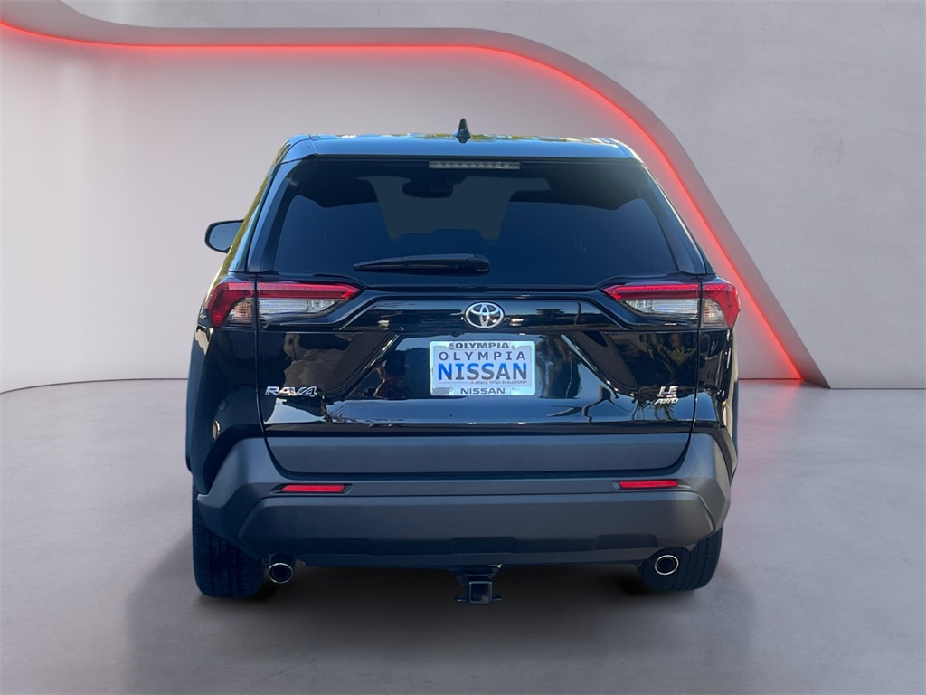 2022 Toyota RAV4 LE photo 4