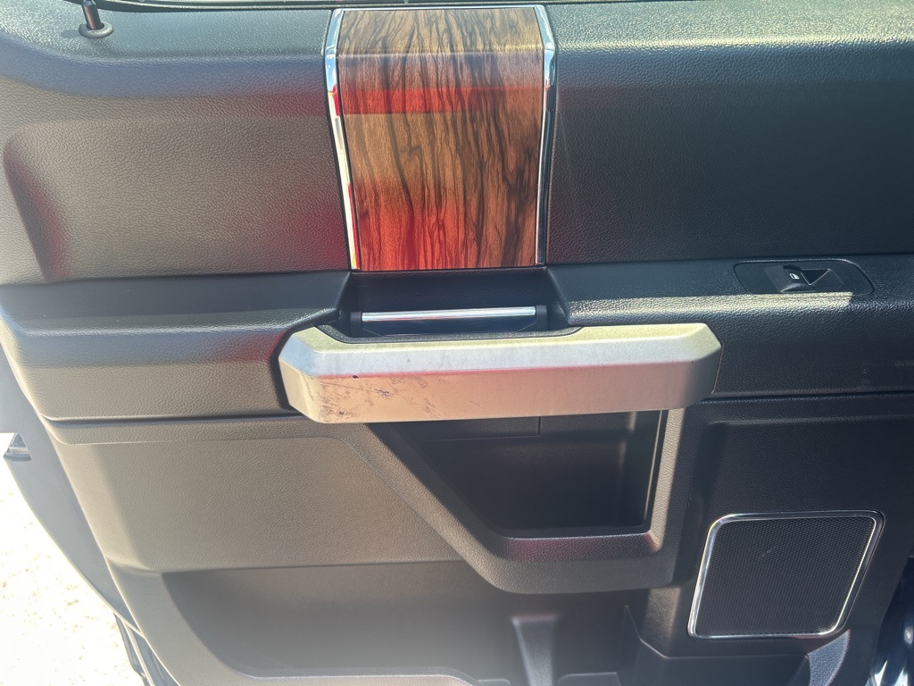 2020 Ford F-150 Lariat photo 27