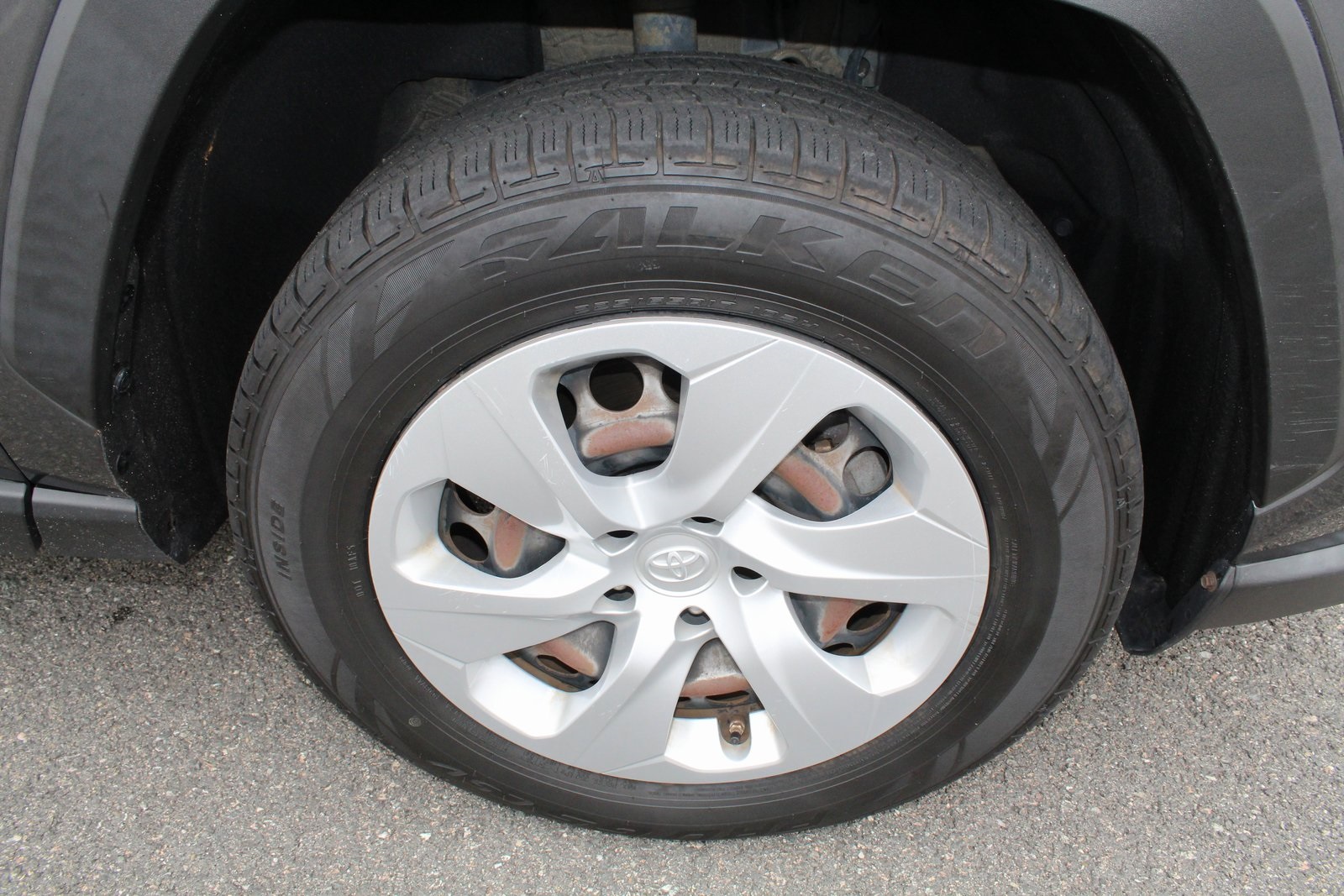 2019 Toyota RAV4 LE photo 24