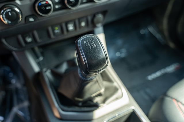 2017 Toyota Tacoma TRD Pro photo 30