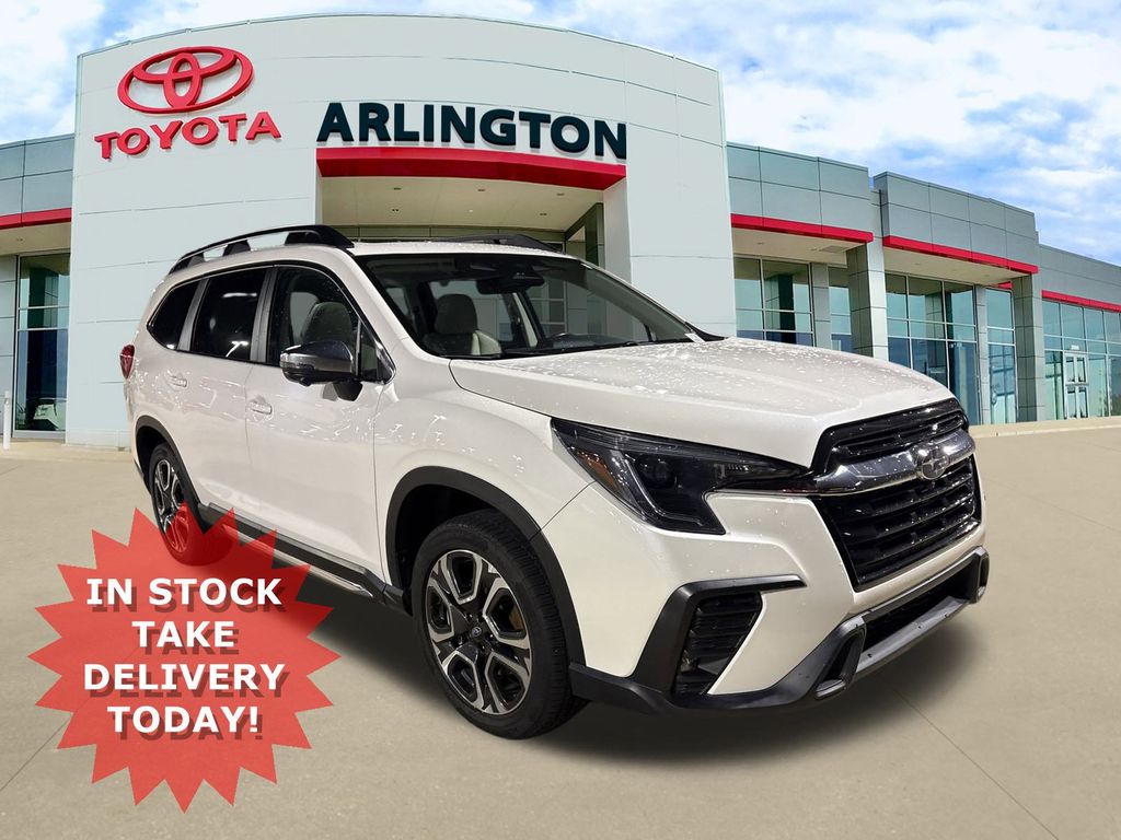 2023 Subaru Ascent Limited's photo