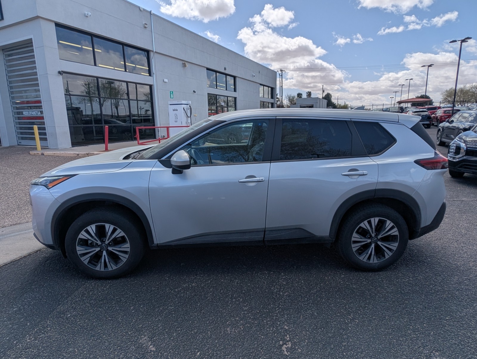 Used 2023 SILVER Nissan SV image 8