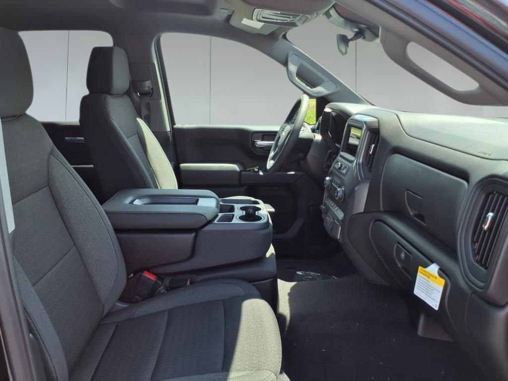2025 Chevrolet Silverado 1500 Custom photo 26