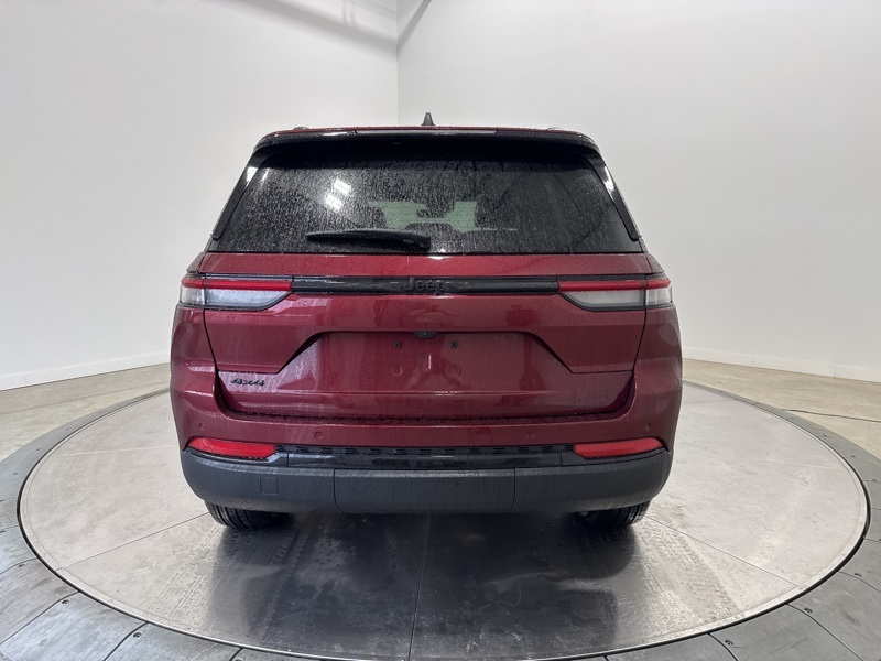 2025 Jeep Grand Cherokee Altitude photo 6