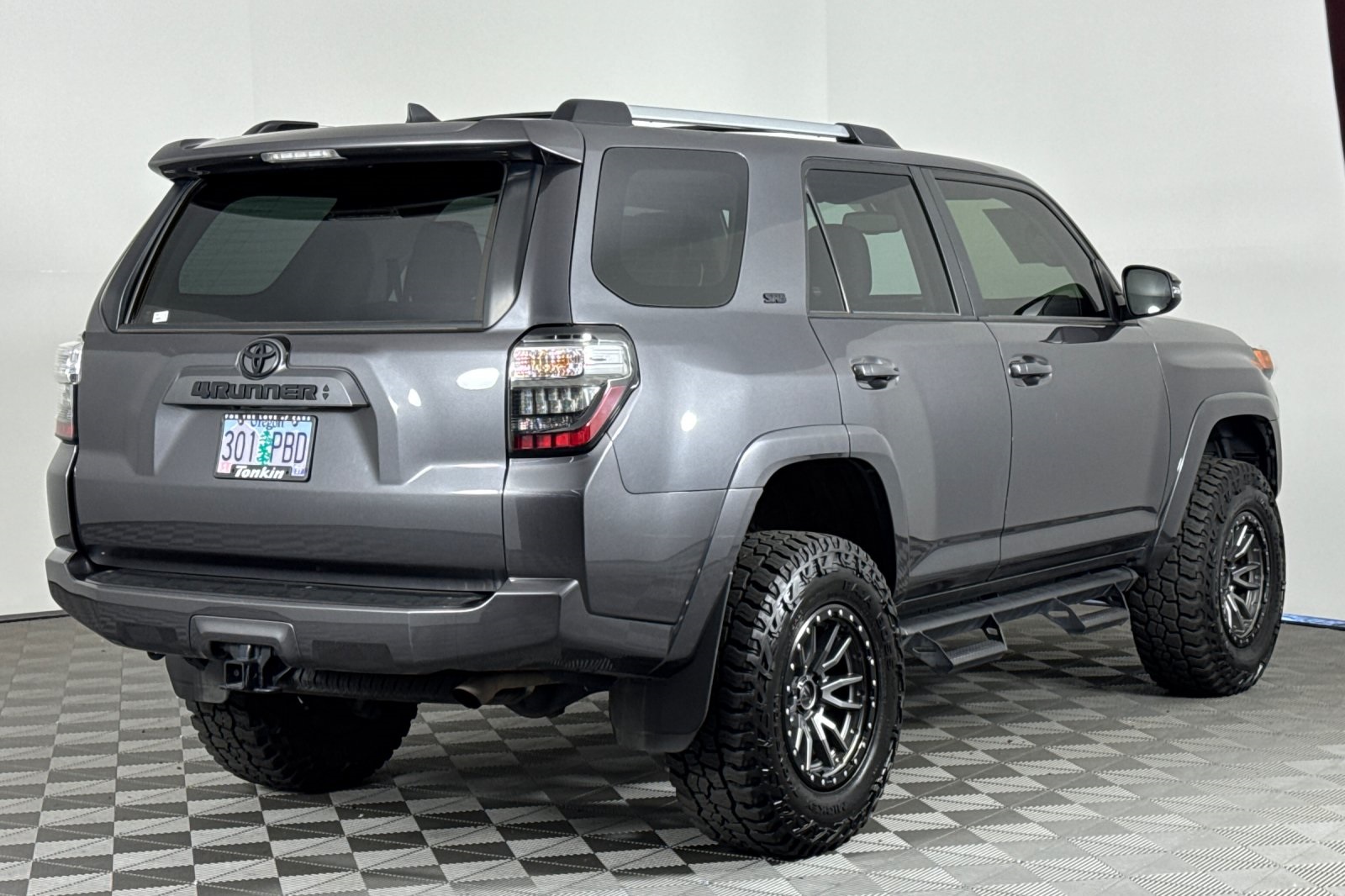 2023 Toyota 4Runner SR5 Premium photo 4