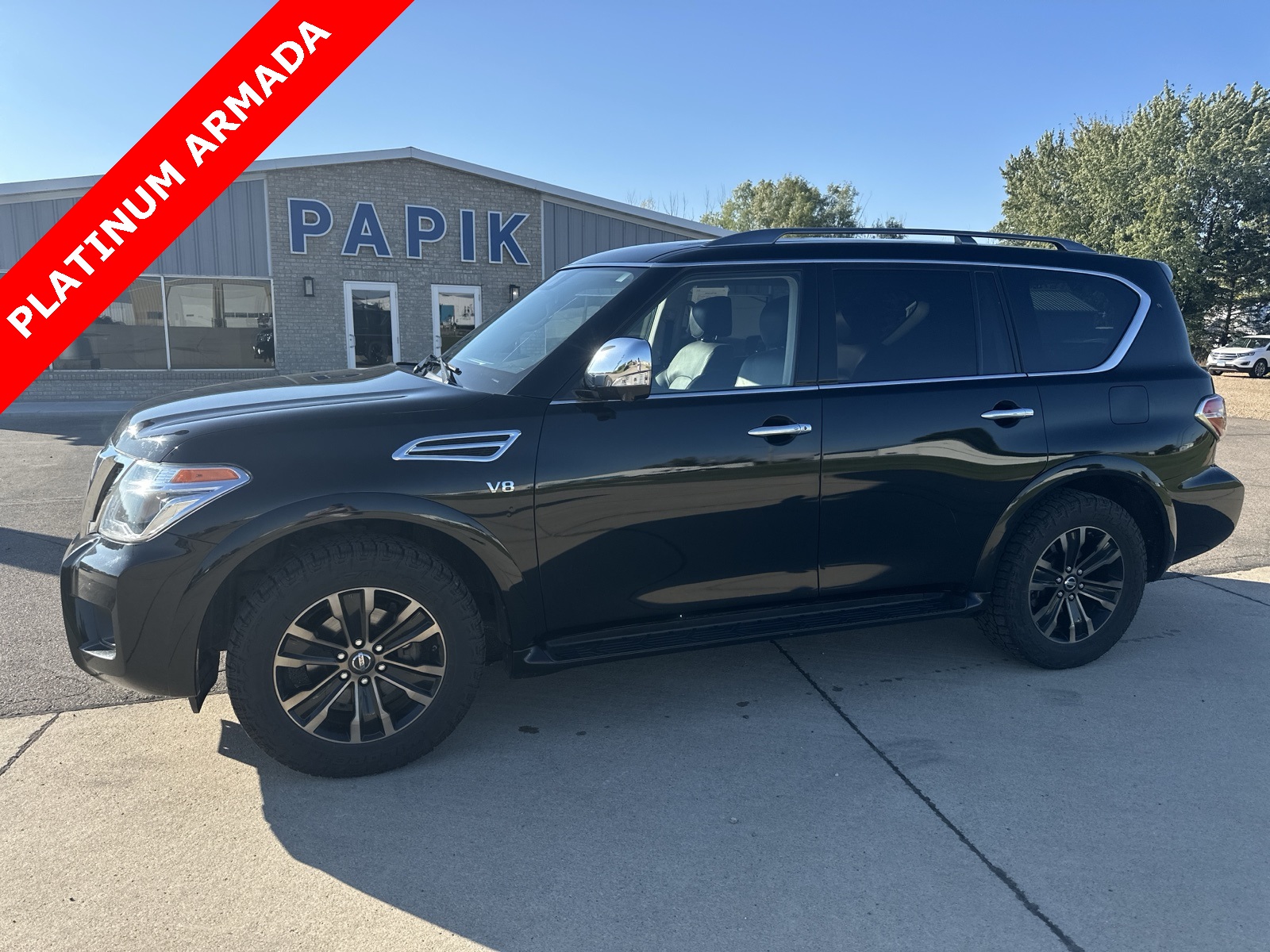 2020 Nissan Armada Platinum's photo