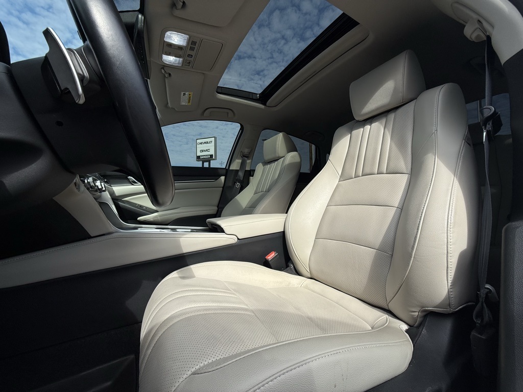 2021 Honda Accord Touring 2.0T photo 20