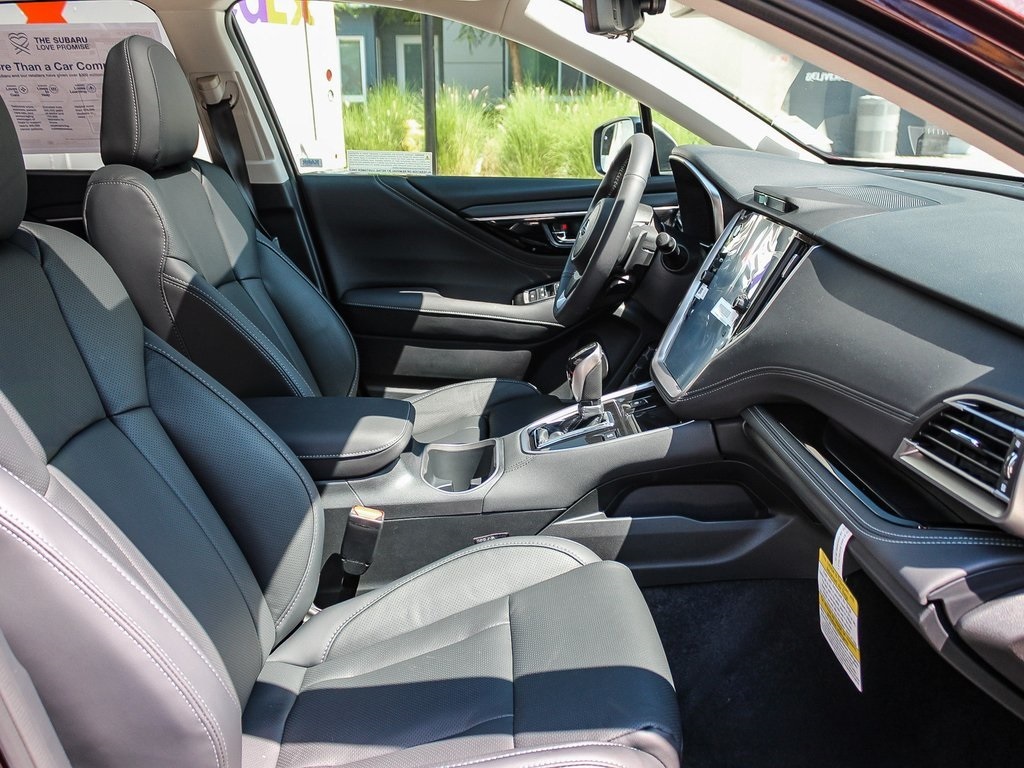 2025 Subaru Outback Touring photo 14