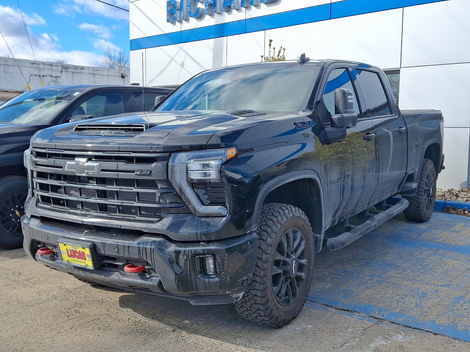2025 Chevrolet Silverado 2500HD LTZ photo 2