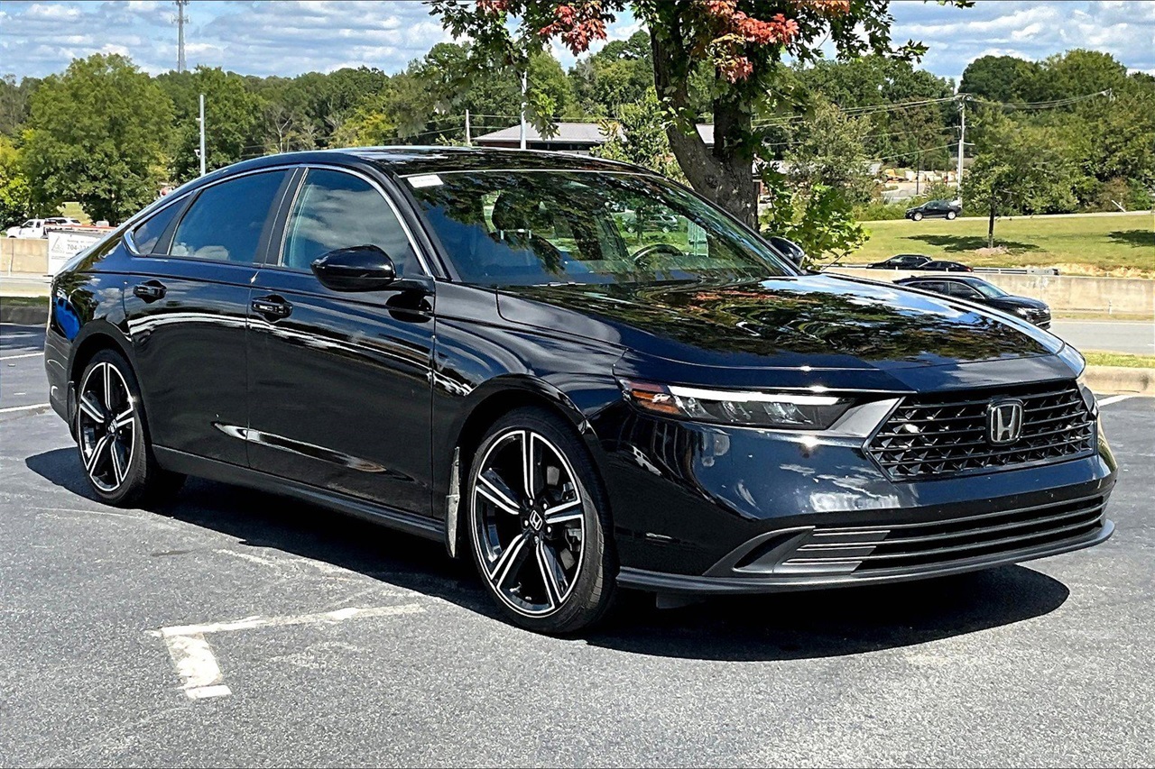 2023 Honda Accord Hybrid Sport photo 2