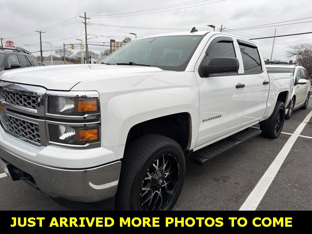 2014 Chevrolet Silverado 1500 LT photo 2