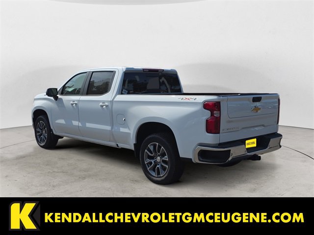 2025 Chevrolet Silverado 1500 LT photo 3