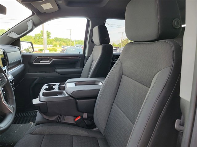 2025 Chevrolet Silverado 1500 LT photo 12