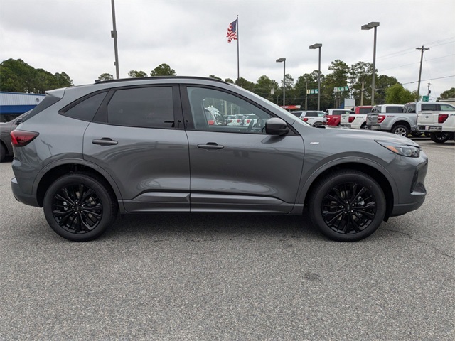 2024 Ford Escape ST-Line Elite photo 3