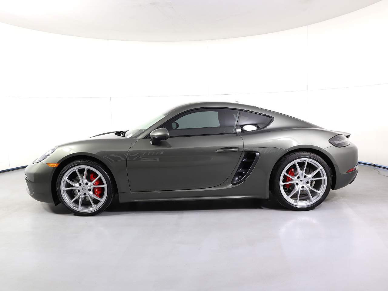2025 Porsche Cayman S photo 2
