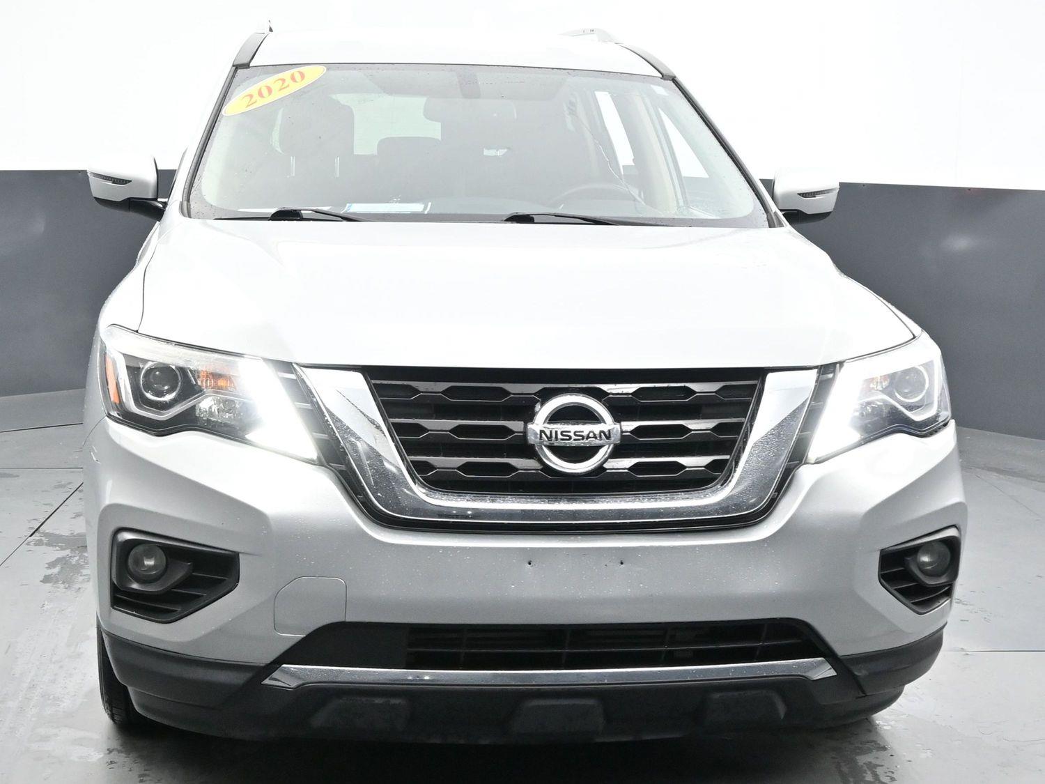 2020 Nissan Pathfinder SV photo 2