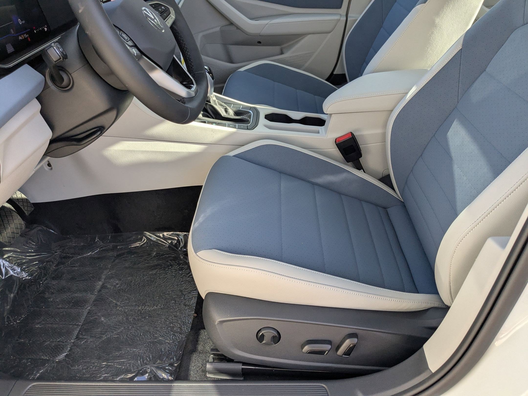 2025 Volkswagen Jetta SE photo 3