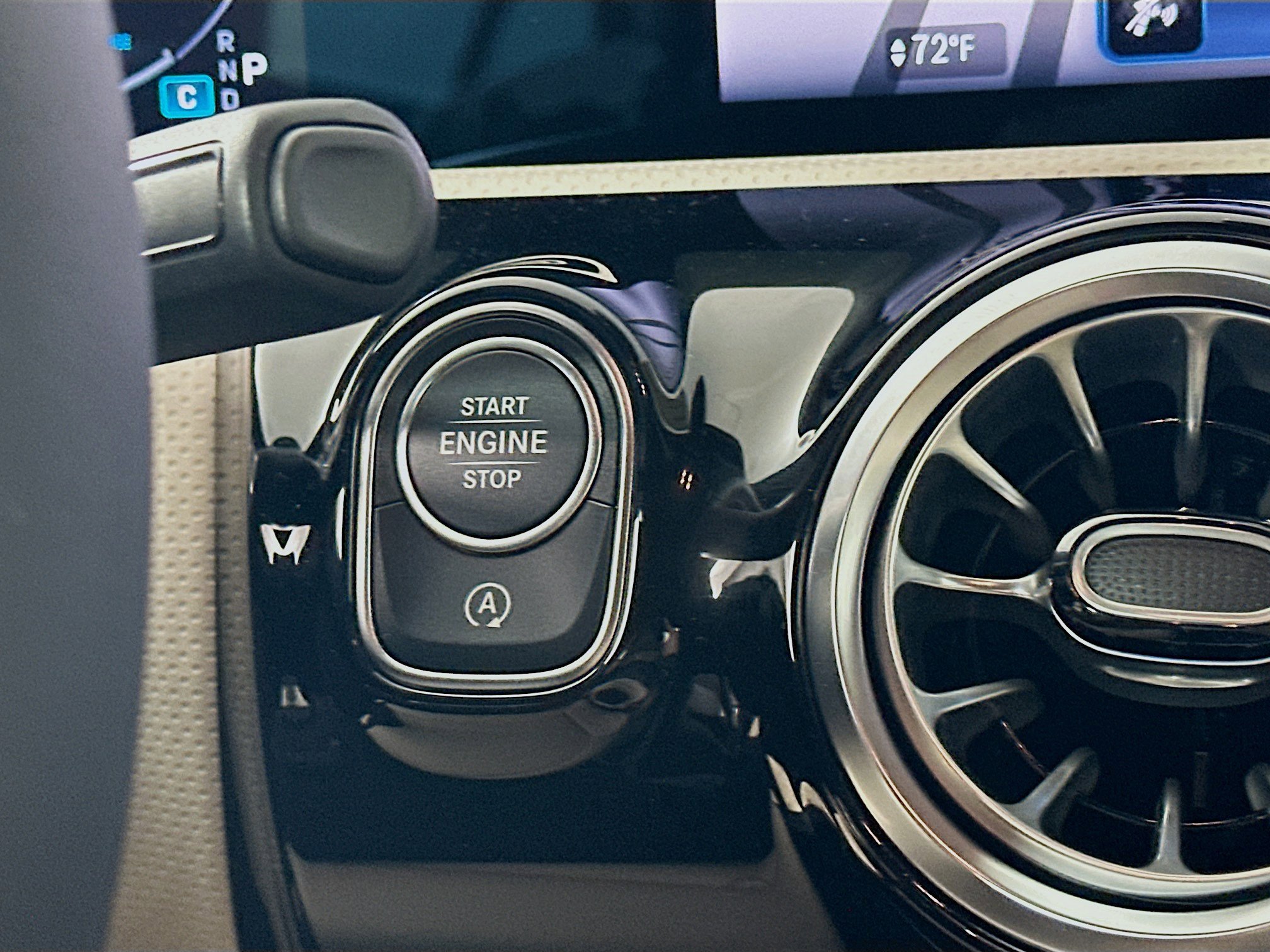 2025 Mercedes Benz CLA 250 4MATIC photo 14