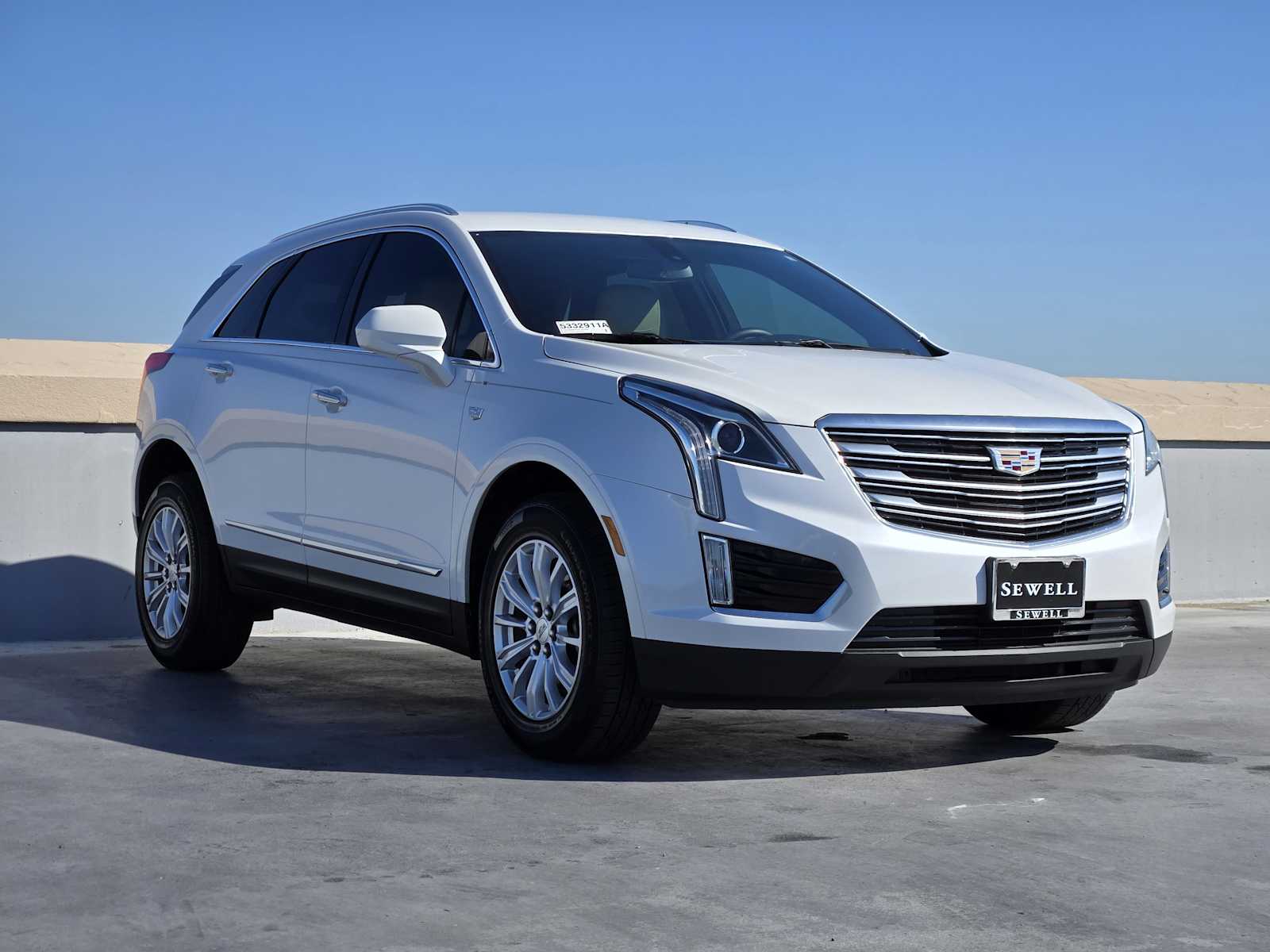 2018 Cadillac XT5 photo 2