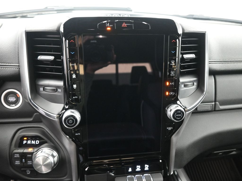 2026 Ram 1500 Laramie photo 4