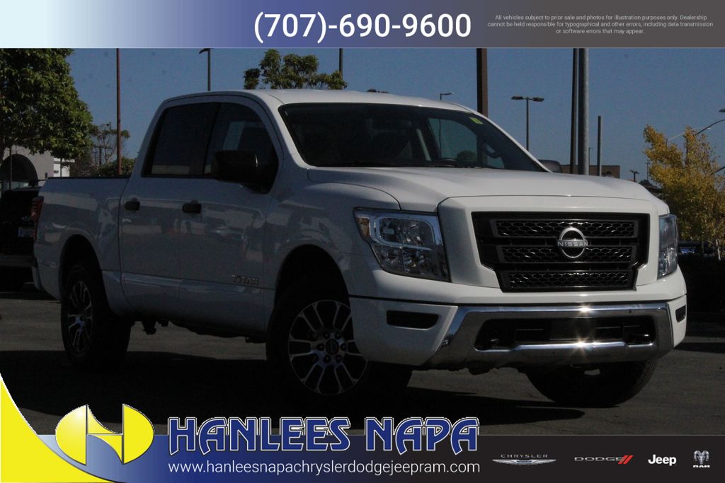 2023 Nissan Titan SV's photo